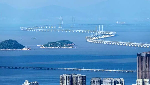 Hong Kong-Zhuhai-Macao Bridge1.jpg
