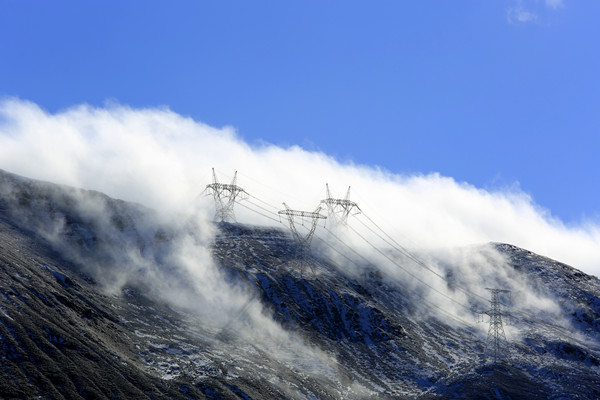 The power transmission towers for the Central Tibet power grid interconnection project.jpg