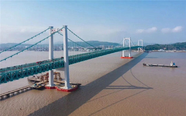 World's First Three-Tower Four-Span Double-Deck Steel Truss Suspension  Bridge Opens to Traffic